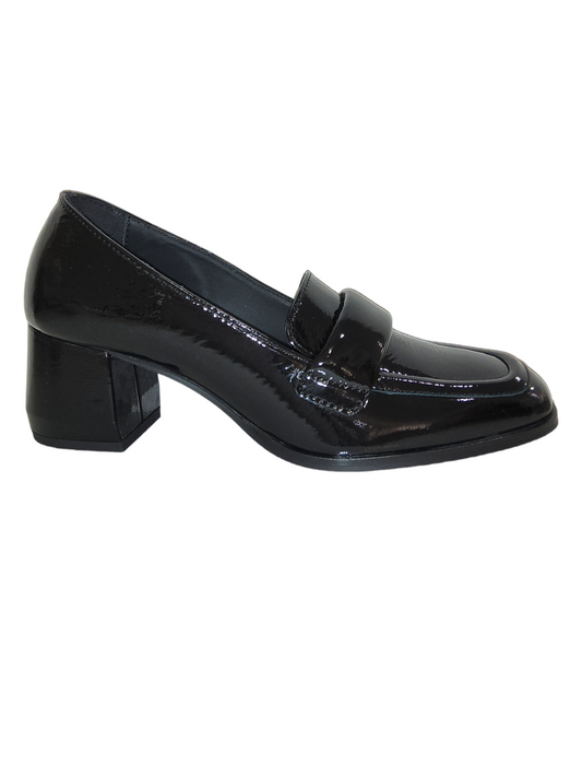 Loafer with heel