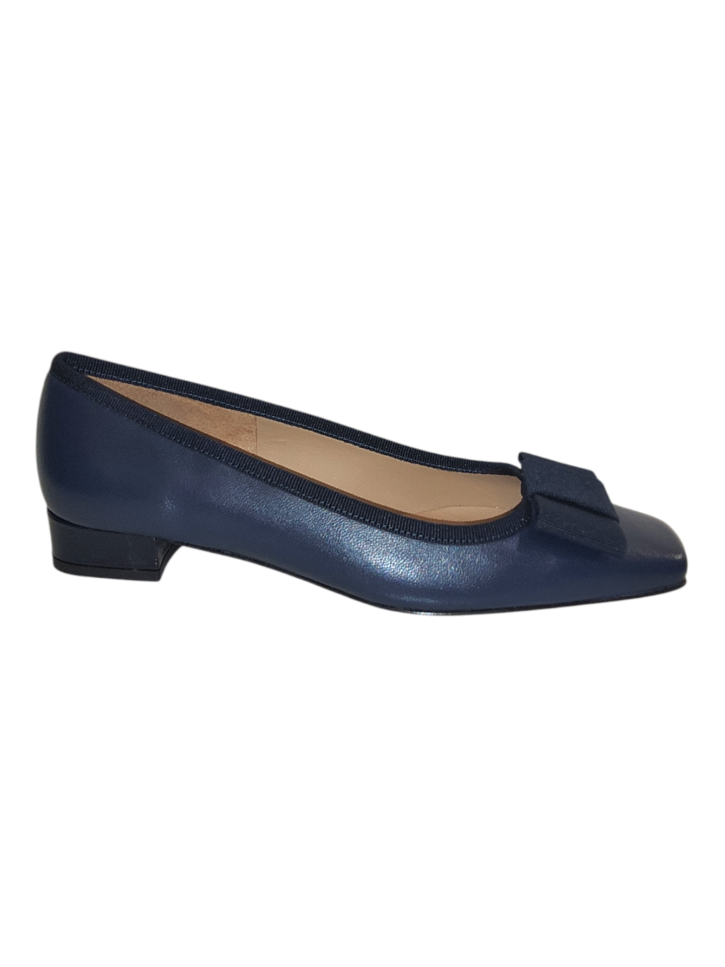 Blue leather heeled shoe