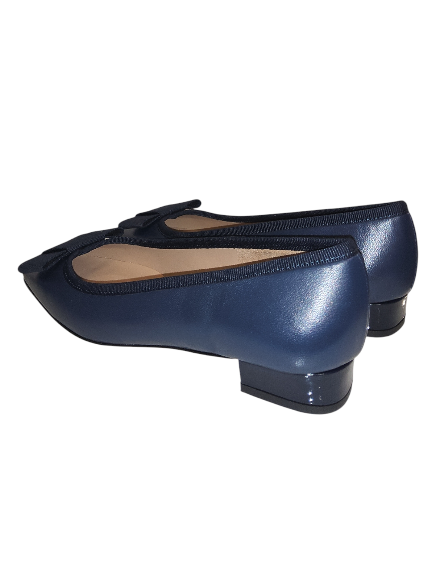 Blue leather heeled shoe