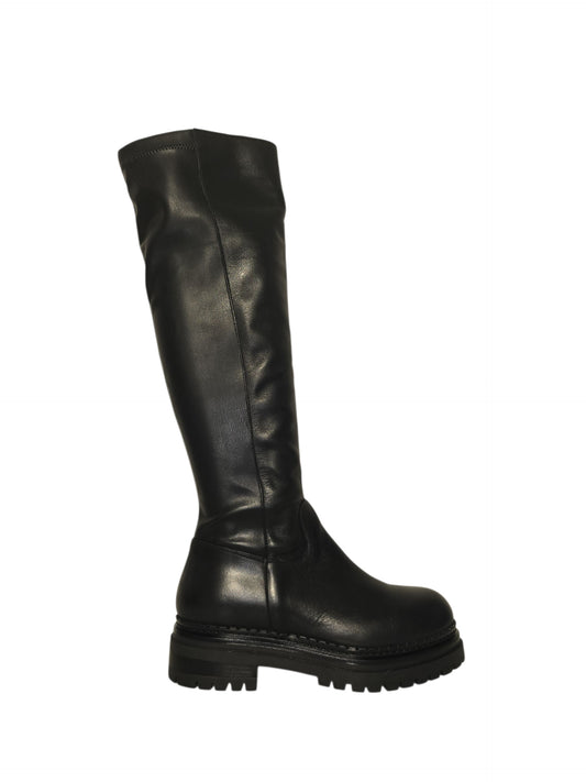 Aury 22 Black